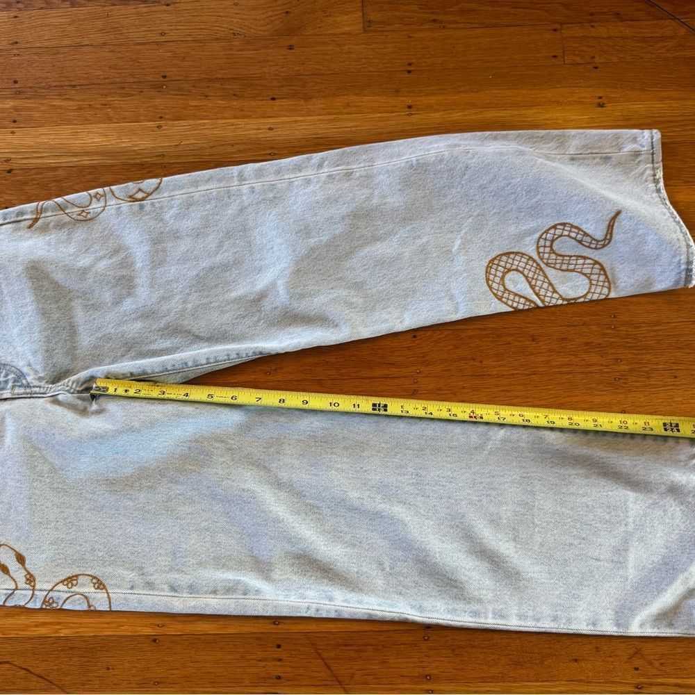 🐍Custom Levi’s Snake Reputation Embroidered Light Blue Jeans 25 - Picture 10 of 10